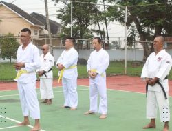 Jumat Pagi Penuh Semangat, Pegawai LPKA Kelas I Palembang Ciptakan Keseimbangan Dengan Kempo