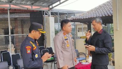 Ciptakan Kambtibmas, Kalapas Kalianda Saksikan Pemusnahan Ratusan Miras di Polres Lampung Selatan