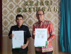 Kepala Kejari Katingan Laksanakan Penandatanganan Perjanjian Kerja Sama Dengan BPJS Ketenagakerjaan Cabang Sampit