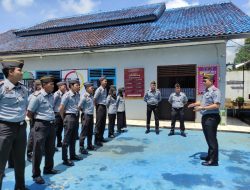 Pimpin Apel Pagi, Karutan Abdul Aziz Tegaskan Kedisiplinan dan Profesionalitas ASN Kepada Pegawai Rutan Sukadana