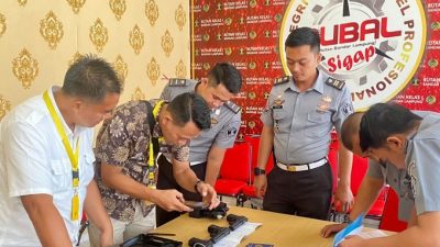 Bekerjasama Dengan Polda Lampung, Rutan Kelas I Bandar Lampung Lakukan Pemeriksaan Senjata Api