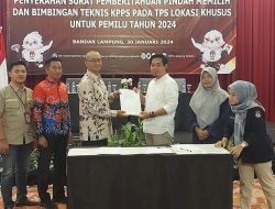 Kalapas Kalianda Hadiri Penyerahan Surat Pemberitahuan Pindah Memilih dan Bimtek Bersama KPU Lampung Selatan