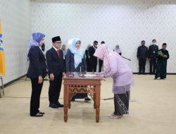 Rektor Unila Pimpin Pelantikan dan Serah Terima Jabatan Pejabat di Lingkungan Kampus