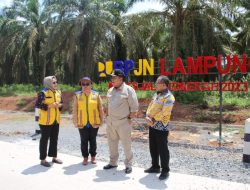 Tindaklanjuti Inpres Jalan Daerah, Gubernur Lampung Pantau Sejumlah Jalan dan Jembatan di Mesuji