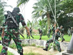 Asah Ketangkasan Prajurit Batalyon Infanteri 7 Marinir Laksanakan Halang Rintang Dalam Rangka LPD TW I