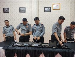 Pastikan Fasilitas Keamanan Rutan Selalu Siaga, Karutan Beserta Ka KPR Lakukan Pengecekan Senjata Api Berfungsi Dengan Baik