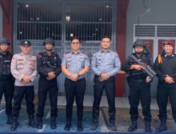 Anggota Polres dan Brimob Kompi 2B Lampung Timur Cek TPS Rutan Sukadana Untuk Pastikan Pemilu Aman dan Lancar