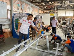 Kembangkan Pembinaan Kemandirian Las Listrik, Warga Binaan Lapas Ciamis Buat Kursi Taman