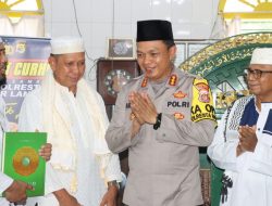Safari Jumat Keliling di Masjid Jami Al Anwar, Kapolresta Bandar Lampung Ajak Masyarakat Tetap Jaga Kerukanan Usai Pemilu