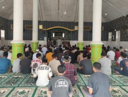 Tingkatkan Iman dan Taqwa, Rutan Sukadana Laksanakan Sholat Jumat Berjamaah