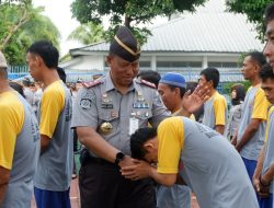 Meraih Penghargaan Askara Abinawa, Kalapas Kelas I Bandar Lampung Berikan Apresiasi Warga Binaan Yang Ikuti Pembinaan Kemandirian Serabut Kelapa