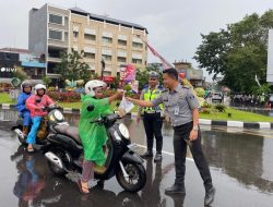 Semarak HBP ke-60 di Bulan Suci Ramadhan, Lapas Kelas IIB Tanjungpandan Bagi Takjil di Bundaran Satam
