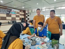 Mewujudkan Pemasyarakatan Sehat, Kalapas Kelas I Bandar Lampung Pimpin Kegiatan Jalan Sehat dan Cek Kesehatan Gratis Bagi Warga Binaan dan Pegawai
