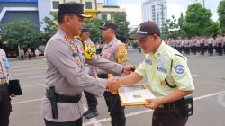 Berhasil Gagalkan Aksi Curamnor, Kapolresta Bandar Lampung Beri Penghargaan Kepada Satpam Perumahan