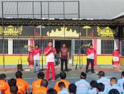 Karutan Nur Febrianto Beri Pengarahan Kepada Warga Binaan Untuk Menjaga Keamanan dan Ketertiban