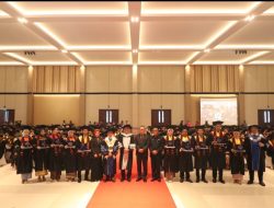 Momen Wisuda UBL, Rektor Ajak Wisudawan Harus Menjadi Mahluk Pembelajar
