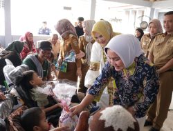 Ketua Persatuan Komunitas Disabilitas Lampung Berikan Sejumlah Bantuan Pada Kegiatan Yansos Jejama di Kabupaten Lampung Timur