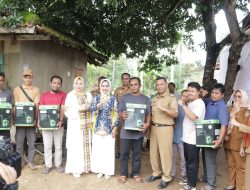 Ketua LKKS Provinsi Lampung Berikan Bantuan Kepada Warga Desa Balekencono Kecamatan Batanghari Lampung Timur
