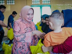 Ketua LKKS Provinsi Lampung Berikan Bantuan Kepada Warga Pekon Sukabanjar Kecamatan Gunung Alip Tanggamus