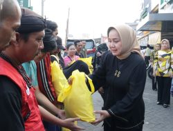 Ketua TP PKK Provinsi Lampung Berikan Bantuan Sosial Program SIGER di Wilayah Way Halim