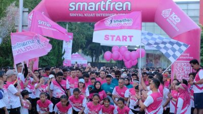 Ratusan Warga Palembang Ikuti Lari Santai Road to Smartfren Run 2024