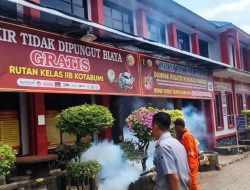 Cegah DBD, Rutan Kotabumi Melakukan Fogging di Areal Lingkungan Kantor dan Blok Hunian
