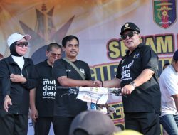 Gubernur Arinal dan Ibu Riana Senam Bersama Masyarakat Lampung Utara