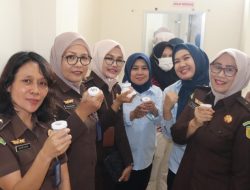 Cegah Penyalahgunaan Narkotika, Kejati Lampung Gelar Tes Urine Pegawai