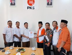 DPD PKS Lampung Utara Serahkan SK Rekomendasi ke Ardian Saputra