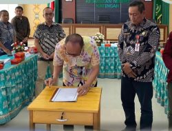 Kejari Katingan dan Dinas PUPR Gelar Entry Meeting dan Penandatanganan Pakta Integritas Pengamanan Pembangunan Strategis Daerah