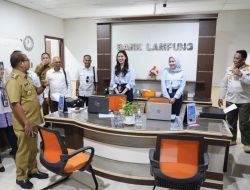 Pj Gubernur Samsudin Tinjau Ruangan Kerja Kantor Pusat Bank Lampung dan Kunjungi OJK Lampung