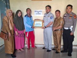 Jasa Raharja Serahkan Santunan Kepada Keluarga Korban Kecelakaan Siswa SMA di Menggala