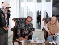 Petugas Pantarlih Lakukan Coklit Data Pemilih Pilkada ke Pj. Gubernur Samsudin dan Istri