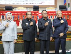 Pj. Gubernur Samsudin dan Ketua DPRD Tandatangani Raperda APBD Lampung Tahun Anggaran 2025, Disepakati Pendapatan Daerah Rp 7,419 Triliun