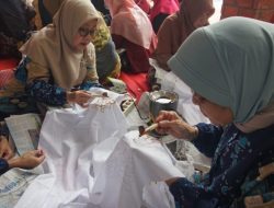 Darma Wanita Persatuan Unila Gelar Pelatihan Membatik Motif Lampung