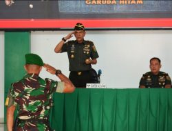 Brigjen TNI Rikas Hidayatullah Berikan Jam Komandan Kepada Prajurit dan PNS Jajaran Korem 043/Gatam
