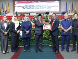 Pj. Gubernur Lampung Serahkan Dokumen Raperda Perubahan APBD TA 2024