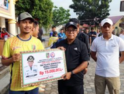 Pj. Gubernur Samsudin Beri Penghargaan ke Atlet dan Pelatih Berprestasi