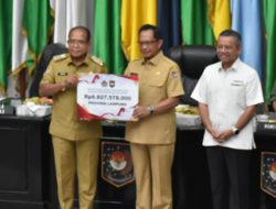 Pj. Gubernur Lampung Terima Insentif Fiskal Pengendalian Inflasi Daerah