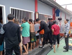 Jaga Lapas Tetap Aman, Lapas kelas IIA Kotabumi Gelar Razia Blok Hunian