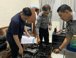 Pastikan Administrasi Lengkap dan Kondisi Layak, Kepala Rutan Sukadana Gelar Pemeriksaan Senjata Api
