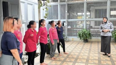 Kalapas Meita Eriza Lakukan Kontrol Kegiatan Tari Bagi Warga Binaan Lapas Perempuan Pangkalpinang