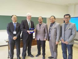 Kunjungan akademisi UBL ke Kyushu Institute of Information Sciences