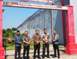 Pemantauan Rutin, Kontrol Area Brandgang Berkala Efektif Cegah Potensi Gangguan Kamtib Lapas Muara Enim