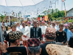 Rahmat Mirzani Djausal dan Istri Terima Gelar Adat Tertinggi dari Perwatin Megou Pak Lampung