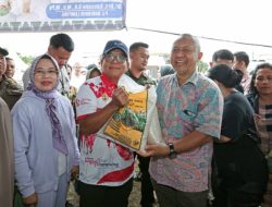 Kendalikan Inflasi, Pj. Gubernur Samsudin Tinjau Pasar Murah di Lapangan Korpri