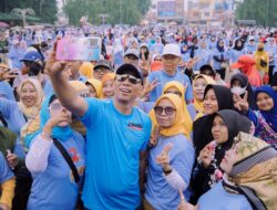 Ribuan Warga Antusias Ikuti Senam Sehat Bersama Mirza-Jihan di Kota Metro