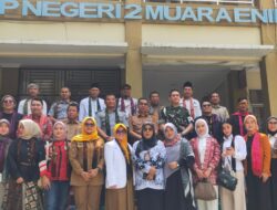 Hari Guru Nasional, Petugas Lapas Muara Enim Jadi Pemateri Kelas Inspirasi di SMPN 2 Muara Enim