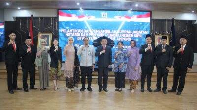 Lantik Tujuh Notaris dan Dua PPNS, Kakanwil Santosa Berpesan Agar Menjaga Integritas