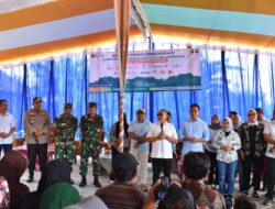Danrem 043/Gatam Dampingi Menko Pangan RI Tinjau Lokasi Banjir di Palas Lampung Selatan